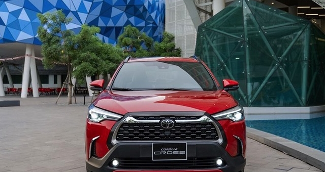 Chi tiết Toyota Corolla Cross 1.8V với giá bán 820 triệu